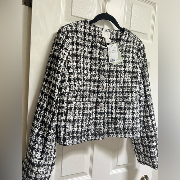 H&M Short Jacket.New with tags.2 front pockets.Jacket is lined. - Picture 1 of 6
